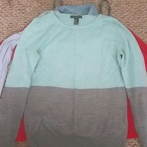 A forever 21 long sleave shirt